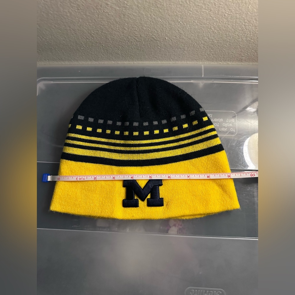 University of Michigan Winter Beanie - Picture 4 of 6